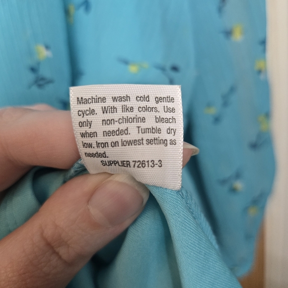 St. John's Bay 3X Blue Floral Blouse with yellow flowers - Picture 9 of 10